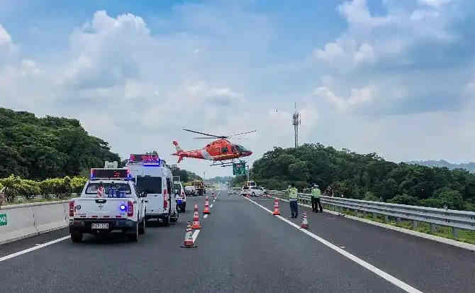 卫辉高速公路汽车救援案例